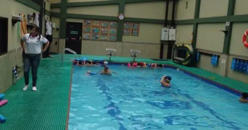 ESCUELA DE NATACION INFANTIL BURBUJAS VILLA DEL PRADO ESCUELA DE NATACION INFANTIL BURBUJAS VILLA DEL PRADO